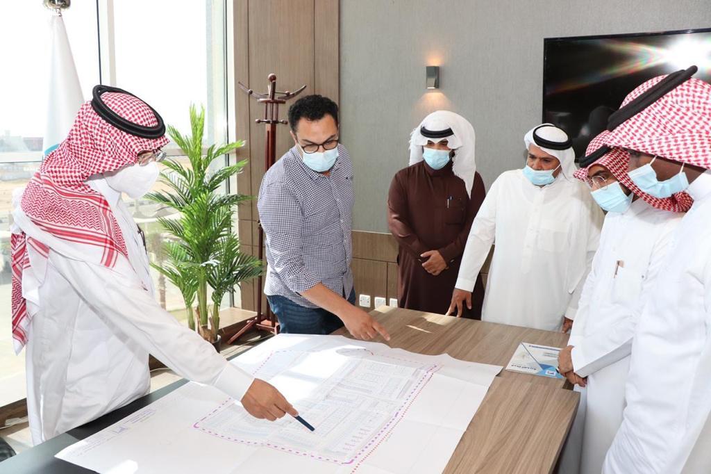 تقع على مساحة ٥١١٠٠٠ م٢ وسيتم الانتهاء من التنفيذ خلال ١٥شهرًا من تاريخ التسليم بلدية صامطة  تنهي عقد المنطقة الصناعية وتسلم الموقع للمستثمر