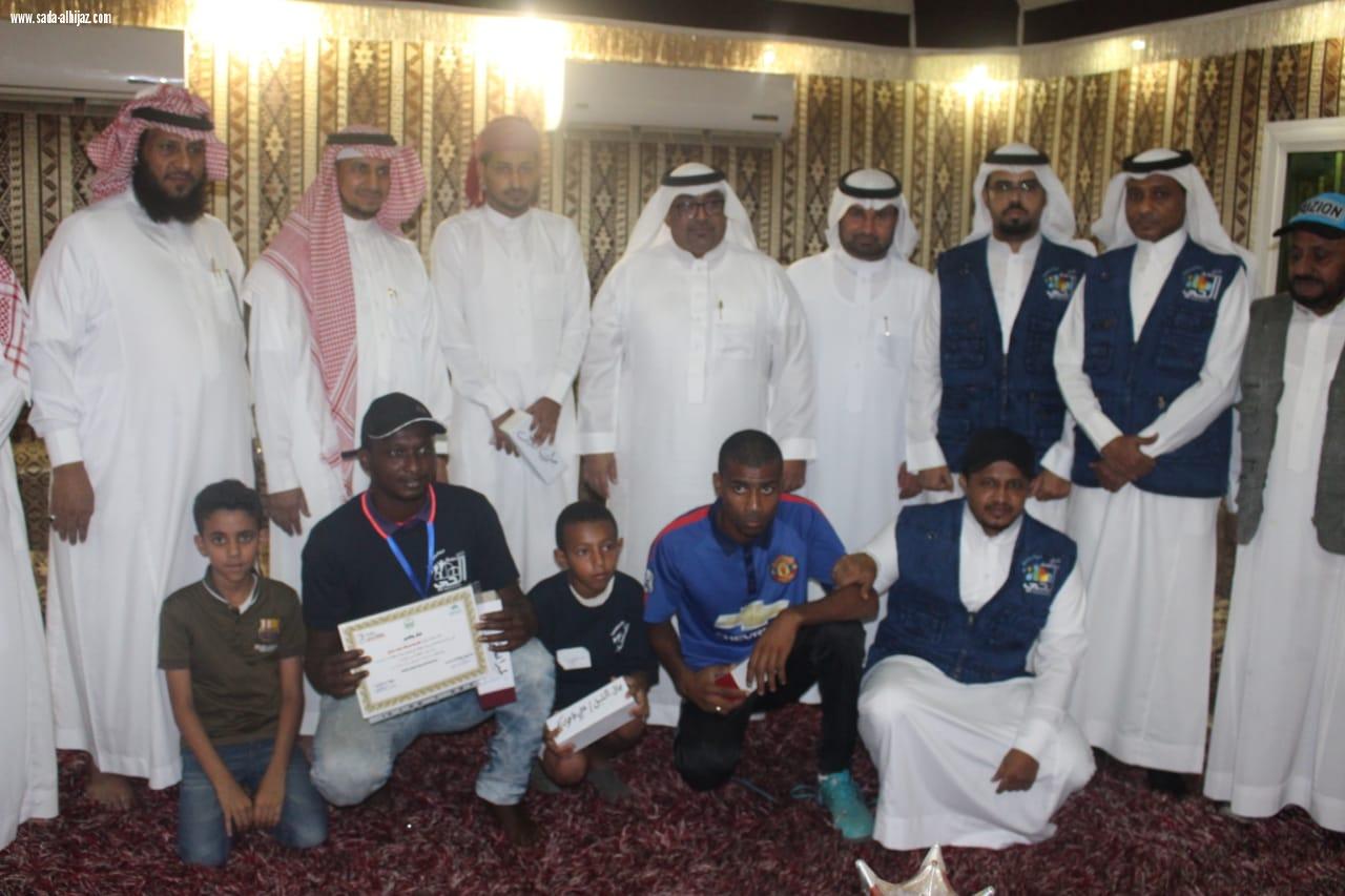 مدير التعليم بجازان د. عسيري الاحوس يزور نادي حي الحصمه