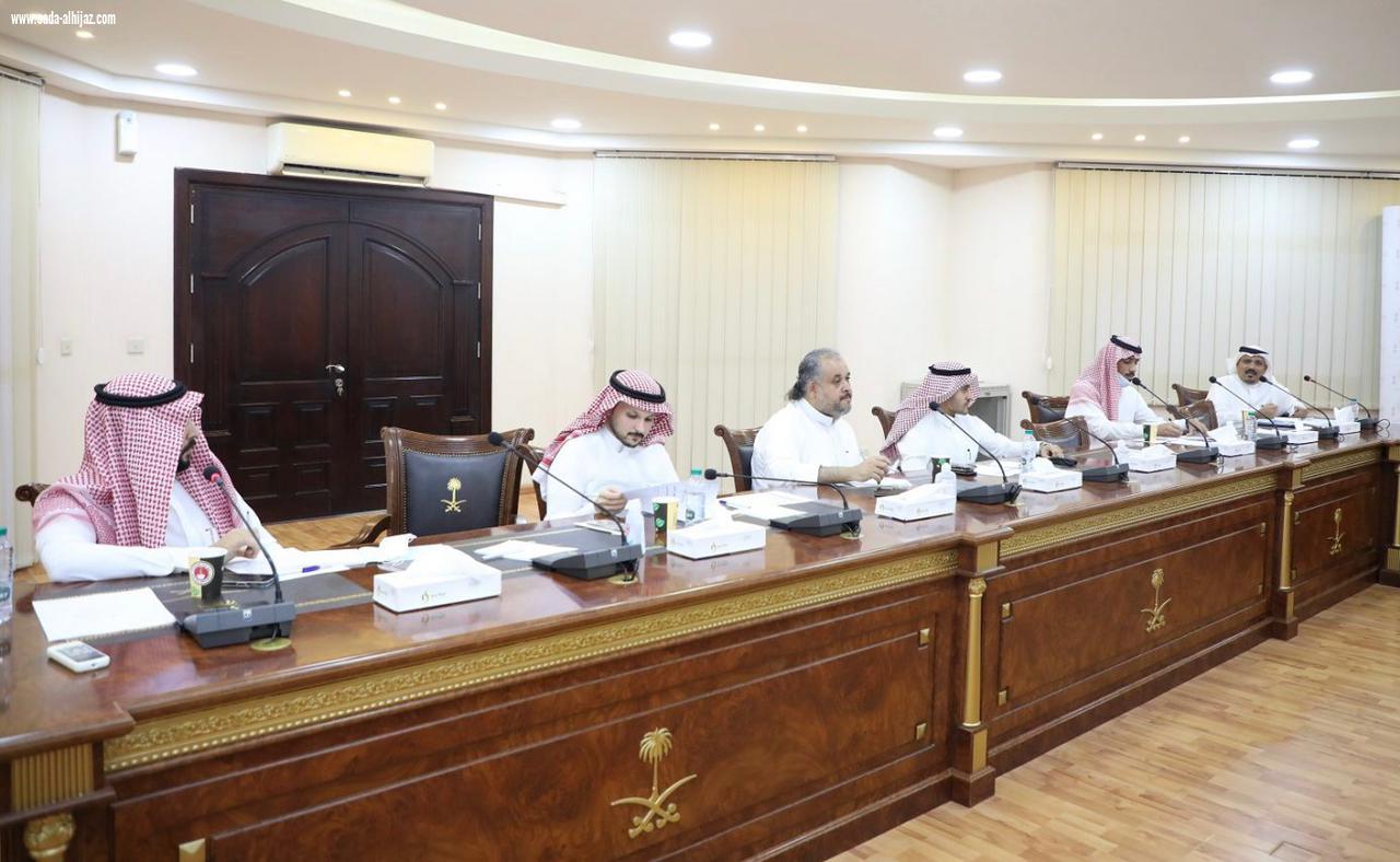 برئاسة المهندسة ريم قرنبيش لجنة الإقامة والطعام ( السياحية ) تعقد اجتماعها الأول بغرفة ينبع