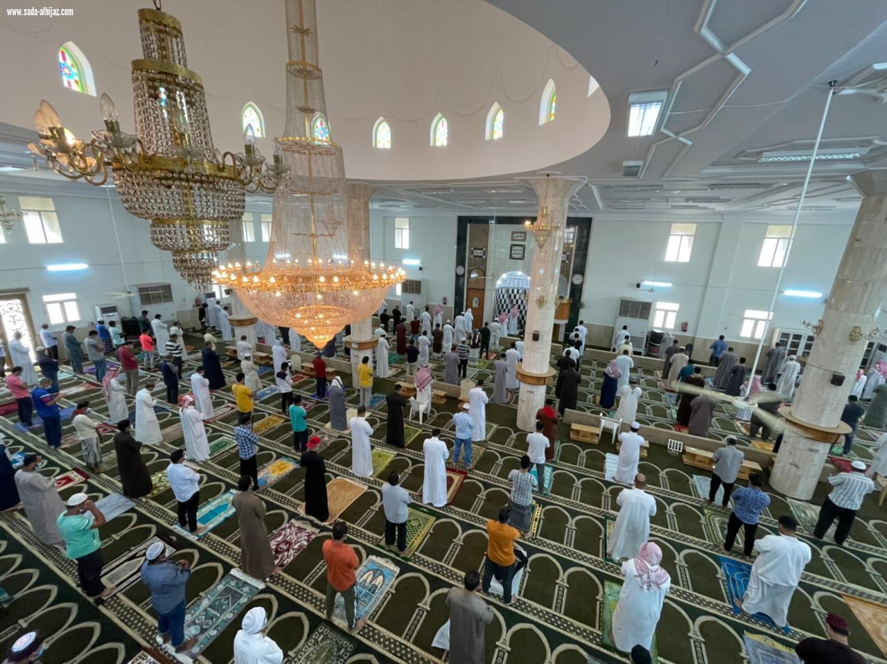 مواصلة تطبيق الإجراءات الاحترازية من قبل مستشفى صامطة وإدارة المساجد في المحافظة