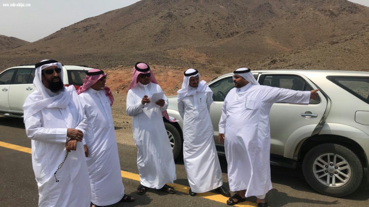 محافظ الكامل يوجه بسفلتة وصيانة الطرق بالمحافظة