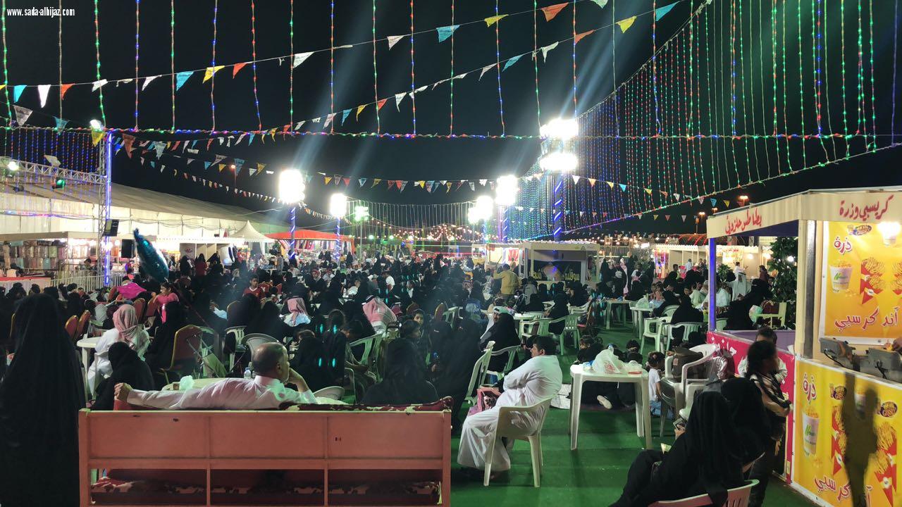 7 آلاف زائر لمهرجان ربيع النوارية 3 يوم الجمعة و نجوم قناة المجد الفضائية يشعللون المسرح بالأناشيد والمسابقات والجوائز