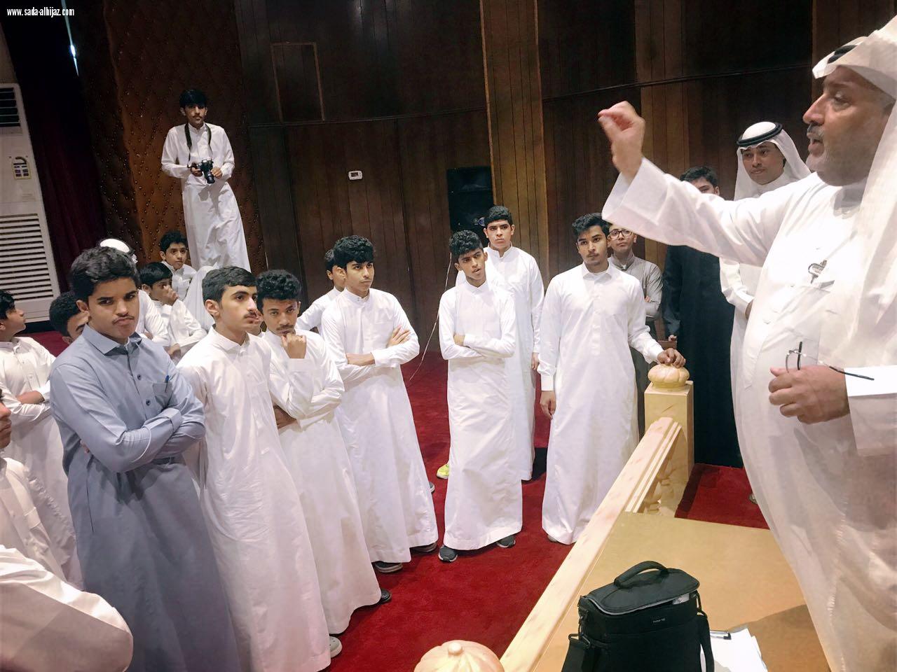 الغامدي يقف على تحضيرات حفل المكتب باليوم الوطني برعاية مدير التعليم