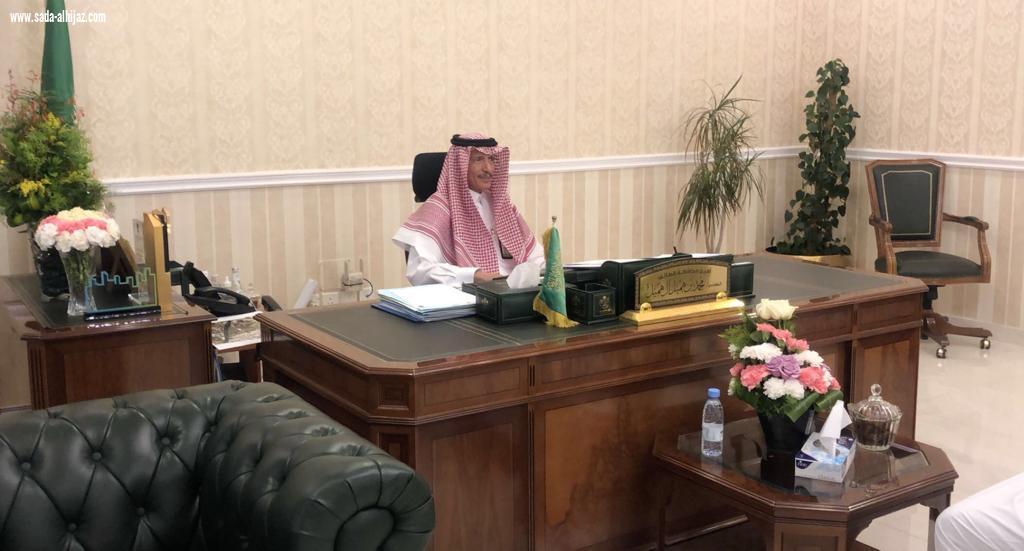 استقبل أمين محافظة الطائف المهندس محمد آل هميل بمكتبه بالأمانة فريق إدارة الصحة العامة