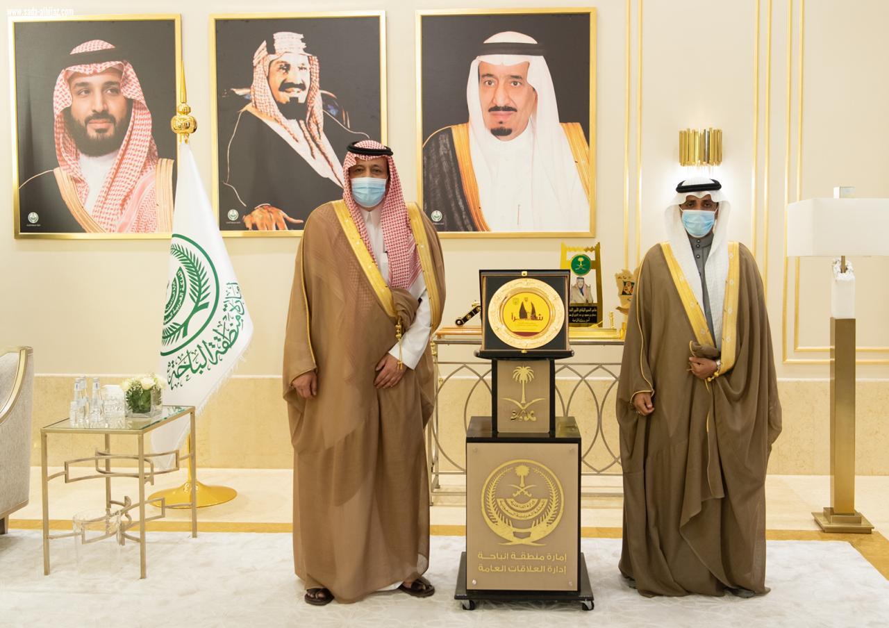 سمو أمير الباحة .. يستقبل رئيس نادي قلوة الرياضي .. ويكرّم بطل اختراق الضاحية الثالث على مستوى المملكة