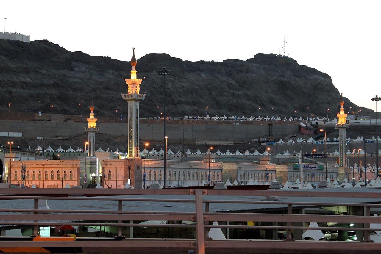 الشؤون الإسلامية تنظم لقاءات مفتوحة في مسجد الخيف ضمن البرامج الدعوية لتوعية الحجاج  في منى