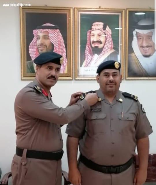 مدير شرطة صامطة يقلد  العولقي  رتبة رئيس رقباء