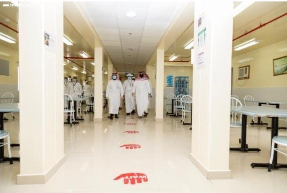 أمير عسير يطلع على إسكان نموذجي للعمالة في أبها.. ويوجه بتطبيقه في كافة الإسكانات بالمنطقة