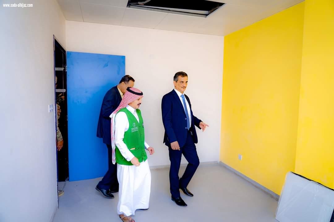 محافظ عدن يتفقد إعادة تأهيل مستشفى المحافظة وإنشاء مركز القلب المفتوح