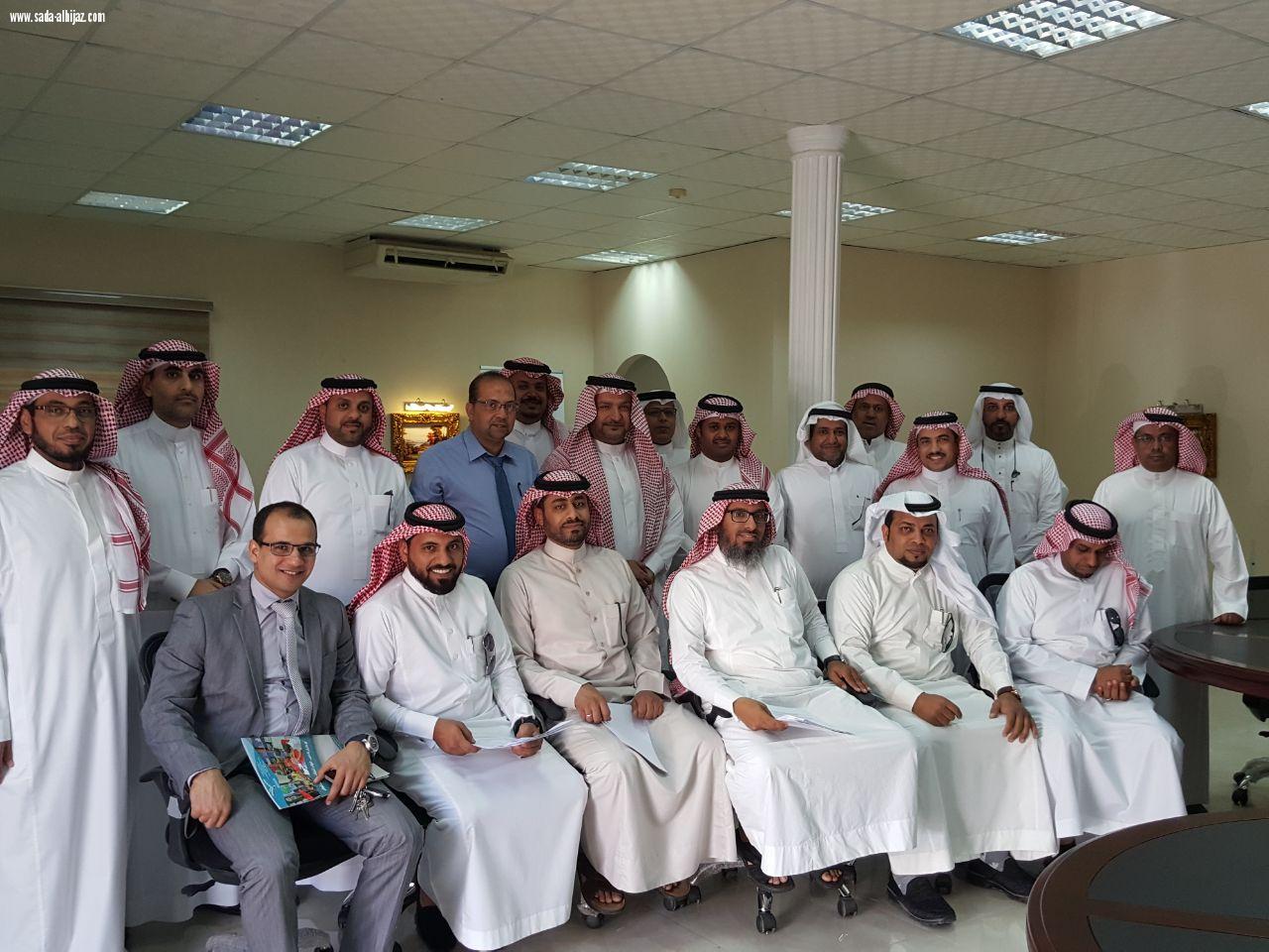 الغامدي يعقد إجتماع جائزة  حصة النشاط