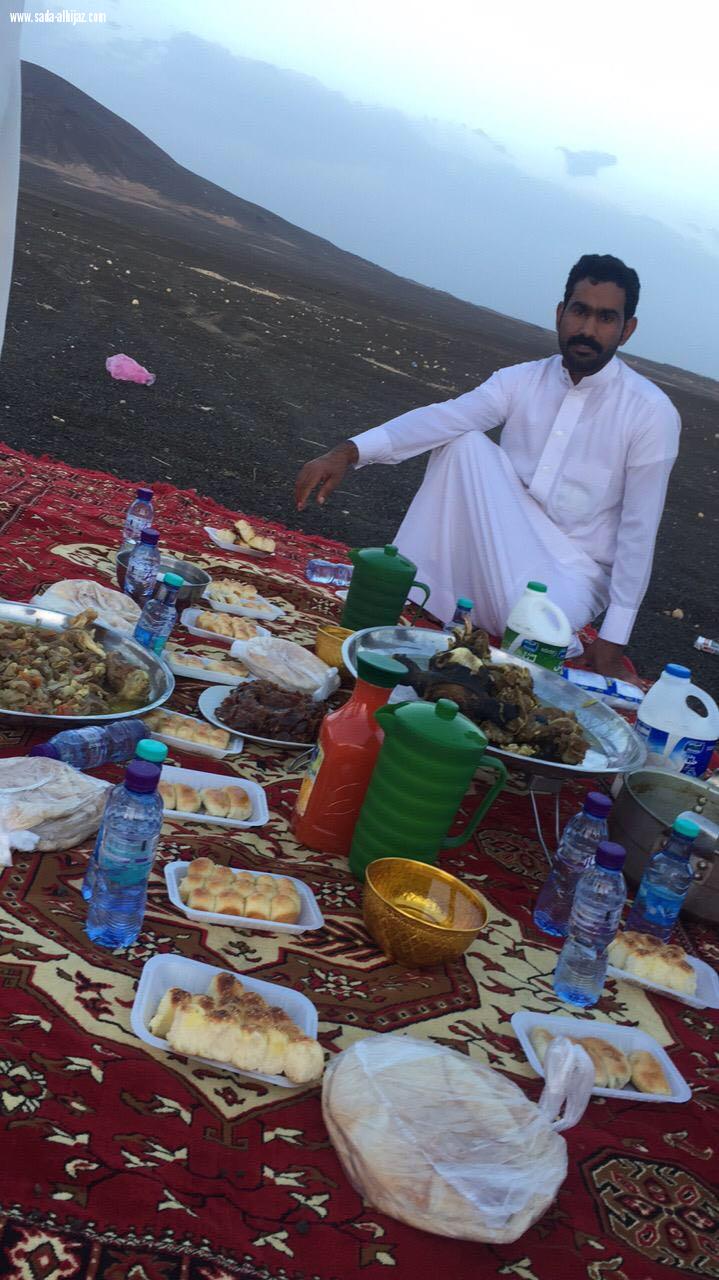 بالصور والفيديو شباب مدينة الحليفة يقيمون افطار جماعيا 