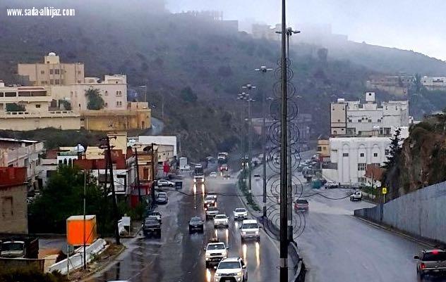 الأرصاد سحب رعدية ممطرة على مرتفعات جازان