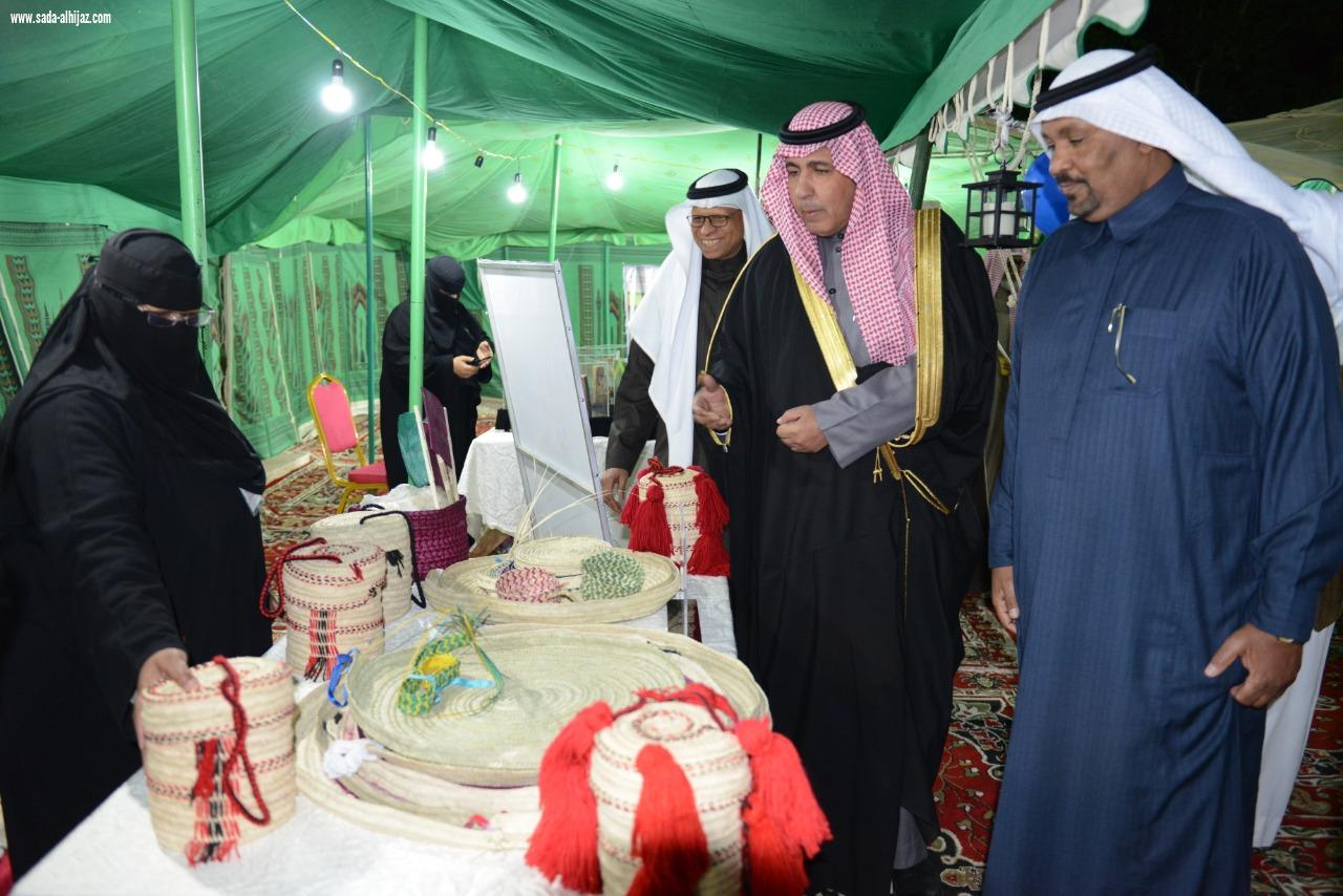 محافظ العلا يفتتح فعاليات أندية مدارس الحي لمهرجان الفوانيس ومهرجان الطفولة والمرح 