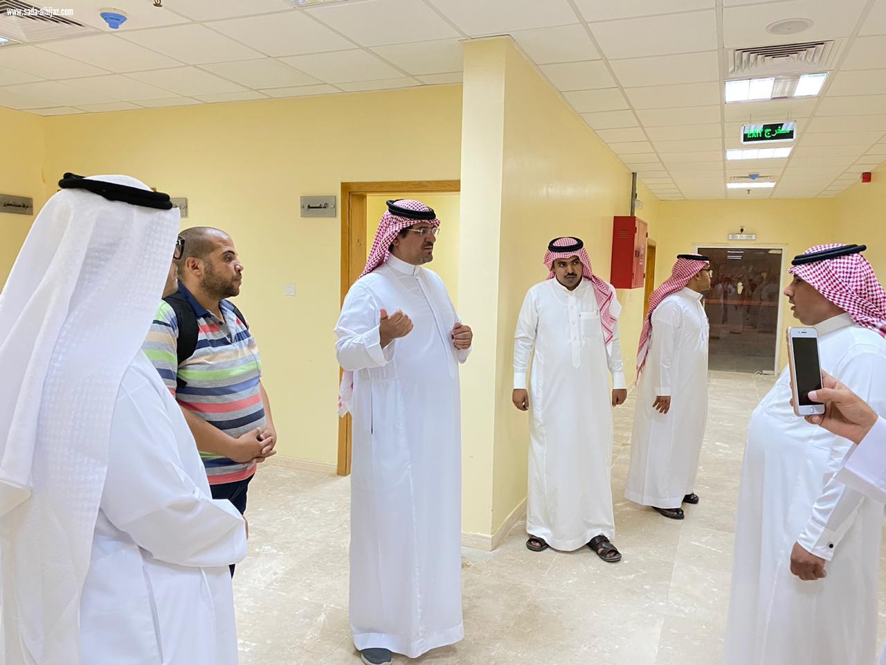 محافظ بلقرن يتفقد سير العمل في تجهيزات مستشفى سبت العلاية الجديد