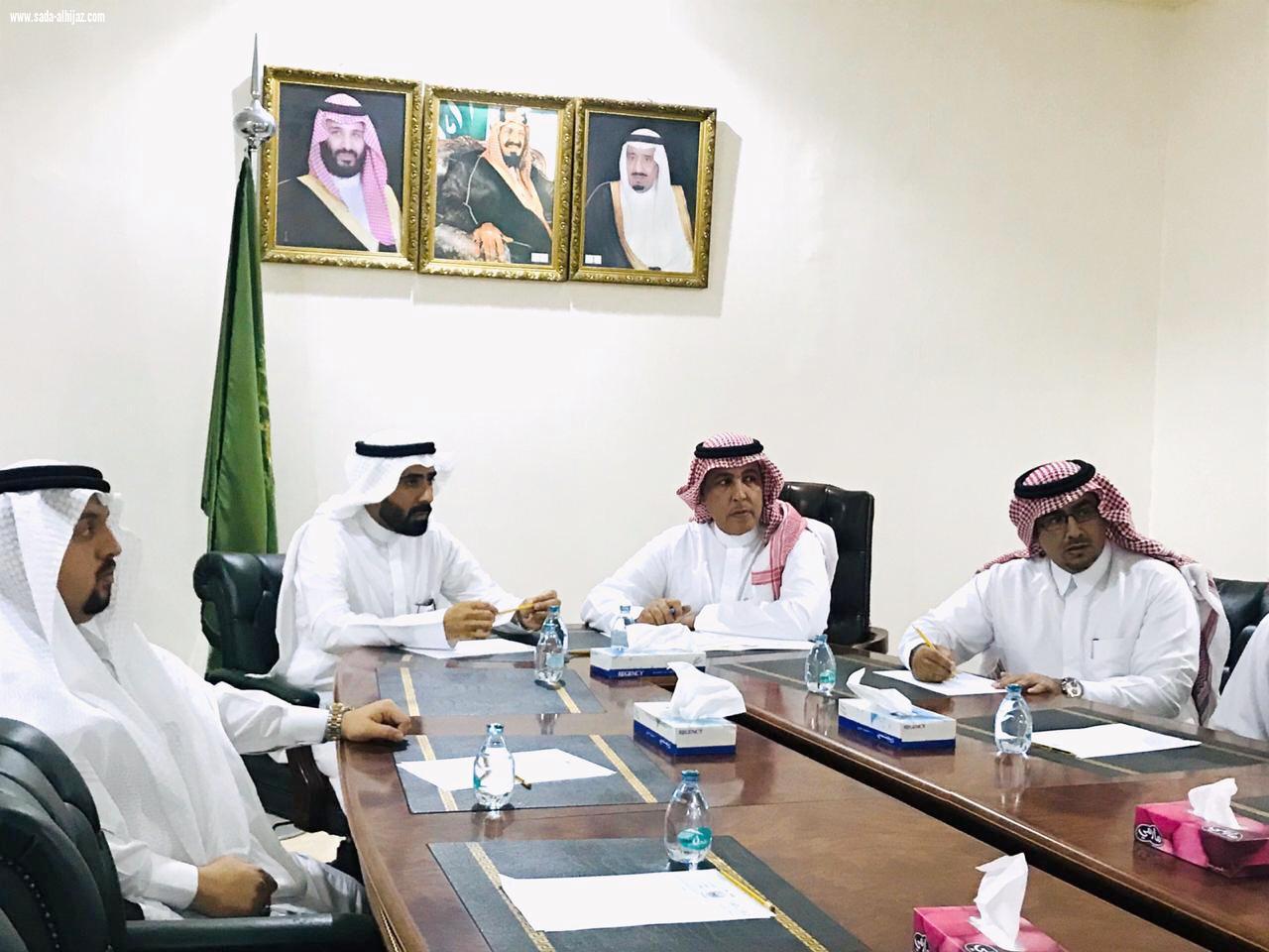 محافظ ⁧‫العلا‬⁩ يستقبل مدير فرع ⁧‫وزارة الإسكان،‬⁩ورئيس جمعية البر الخيرية