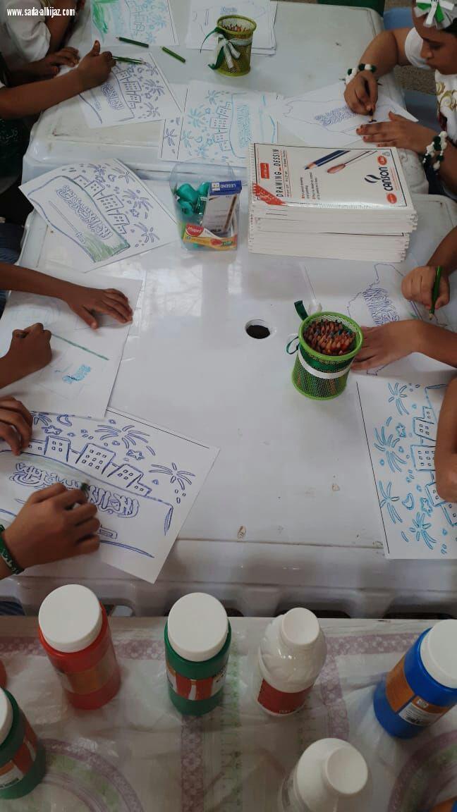 على مدار  شهر كامل إسدل الستار عما سيطرتة أنامل التشكيليات المكيات