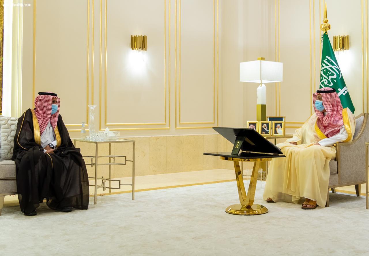 سمو امير الباحة .. يستقبل رئيس نادي الباحة الرياضي 