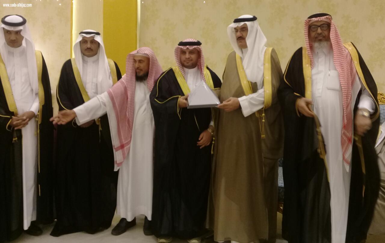 بحضور محافظ الطوال لجنة التنمية تكرم الفائزين بجائزة التميز في دورتها الثالثة ١٤٤٠هـ