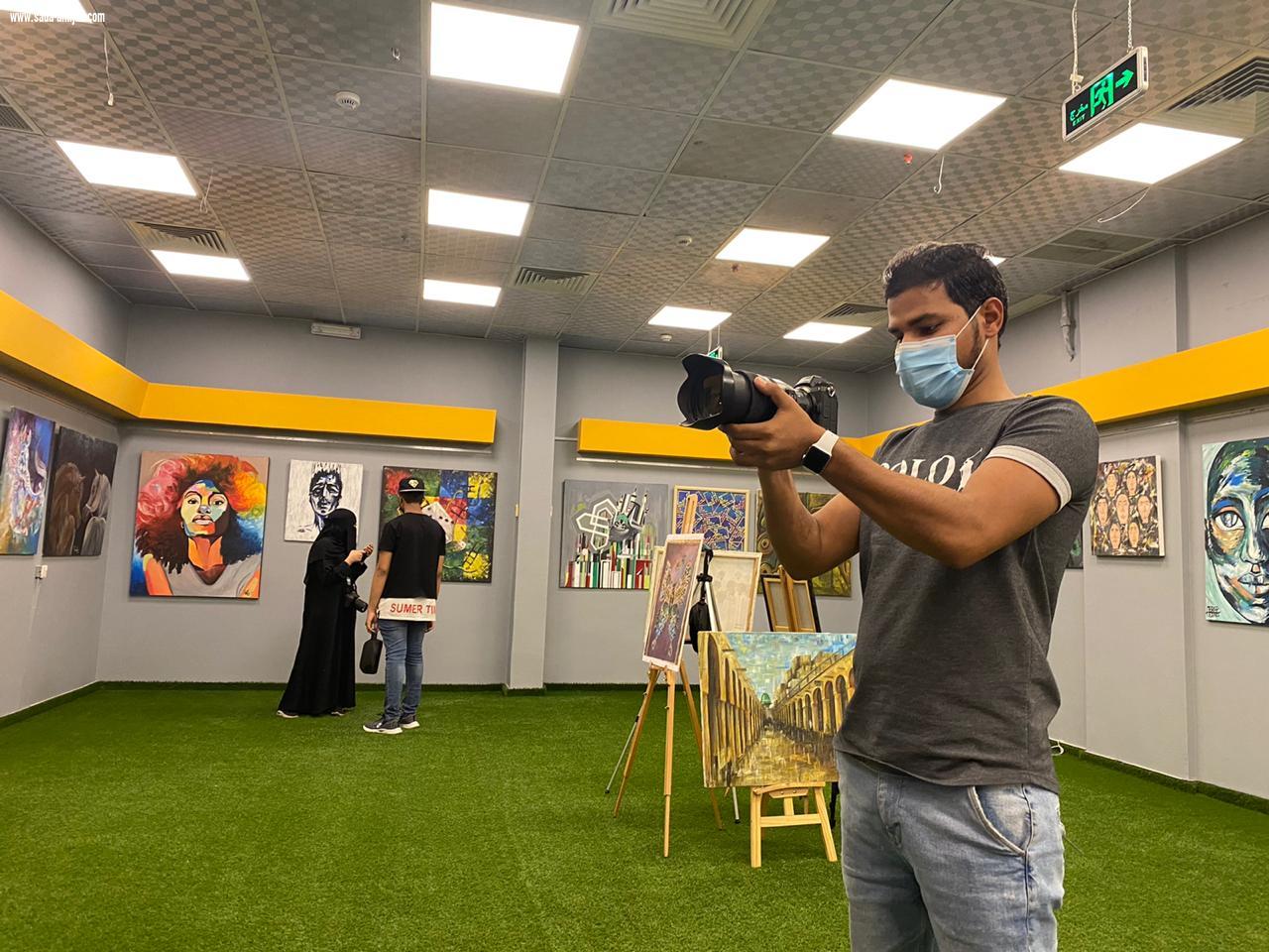 رواق أديبات ومثقفات المدينة المنورة ينظم يوم الخميس الموافق ٢ ذو الحجة من العام ١٤٤١هـ  المعرض الفني التشكيلي 