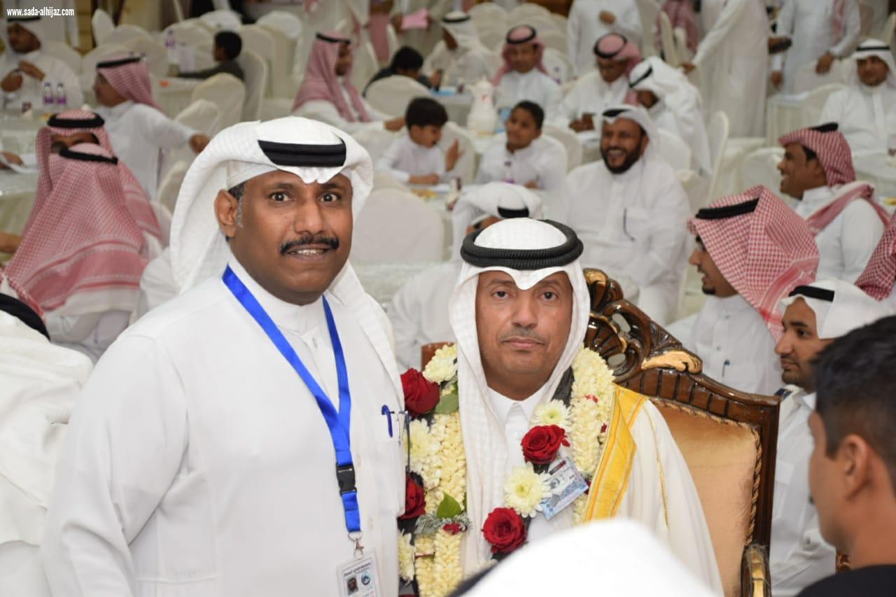 لمسة وفاء جسدتها مدرسة المصفق احتفاء بمسيرة المعلم المتقاعد عبده حمدي