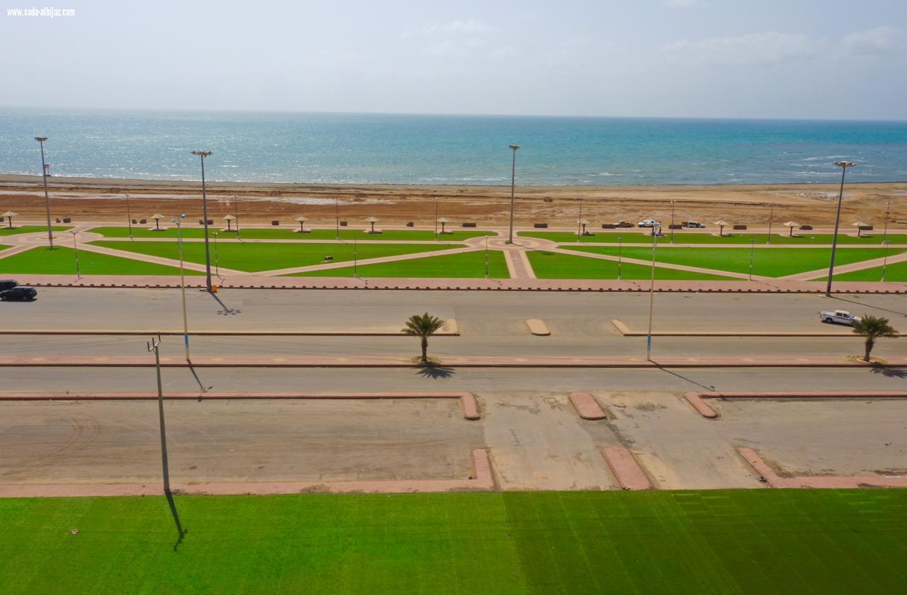 مركز عتود يشكل نقطة جذبٍ سياحي بشواطئه البكر وكثبانه الرملية