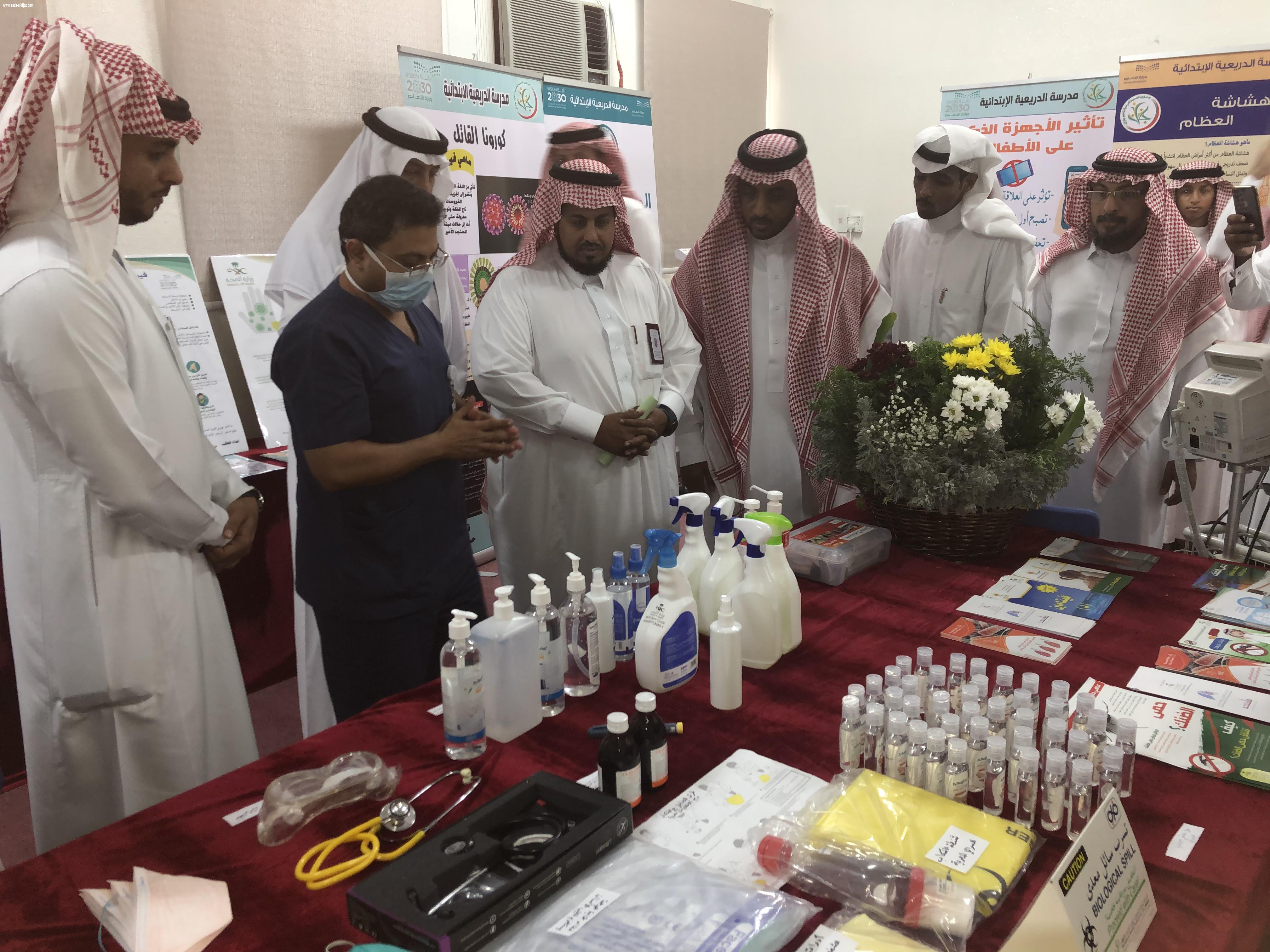 أنشئت بجهود ذاتية لتقديم الخدمات الصحية والتثقيفية والتوعوية للطلاب مدير مكتب تعليم صامطة يدشن العيادة المدرسية بابتدائية الدريعية