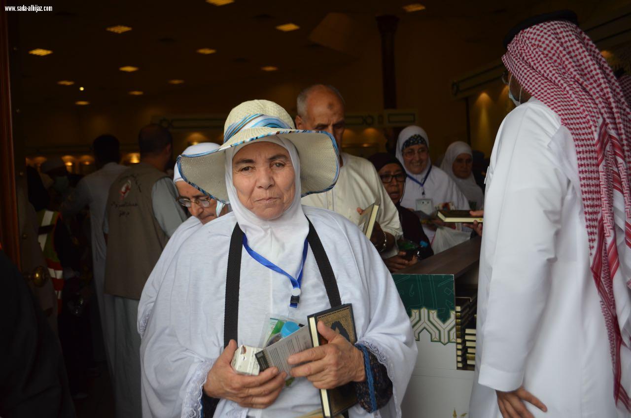 رئيس بعثة الجزائر يثني على الخدمات