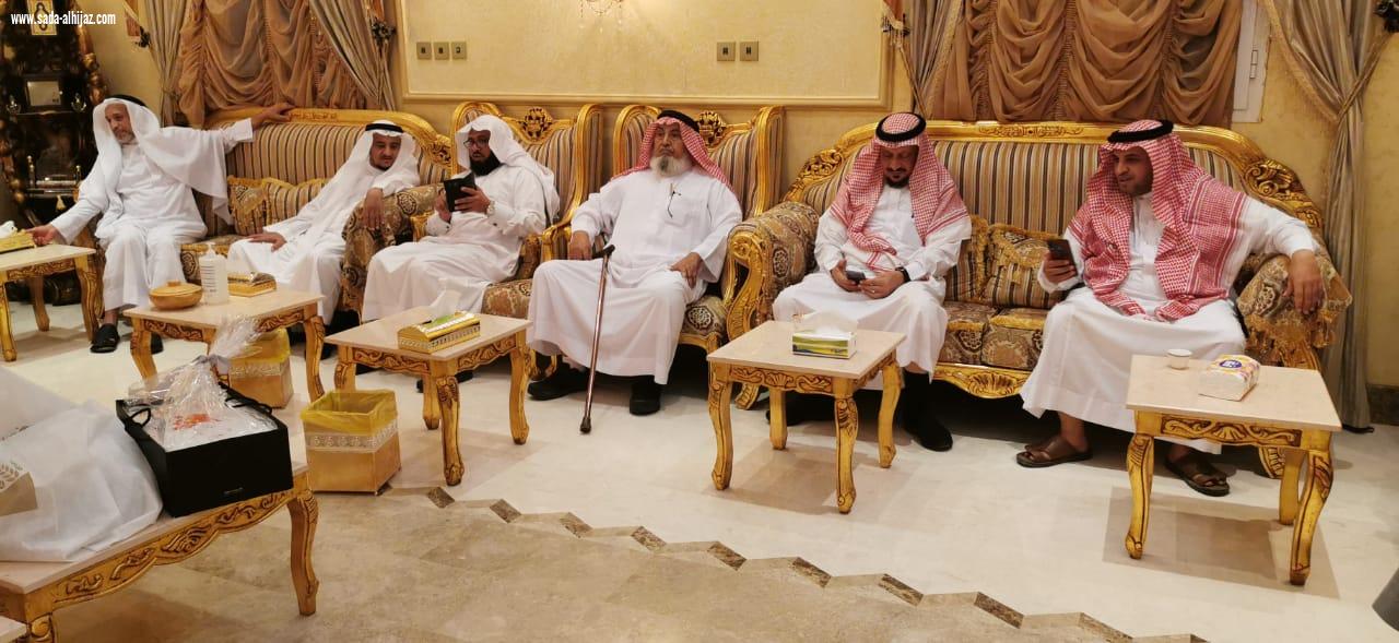 شيخ شمل آل عيسى بني حمد وشيخ الطواهرة آل ناشب يقيمون مأدبة عشاء بمناسبة شفاء الدكتور عبدالرحمن ناشب