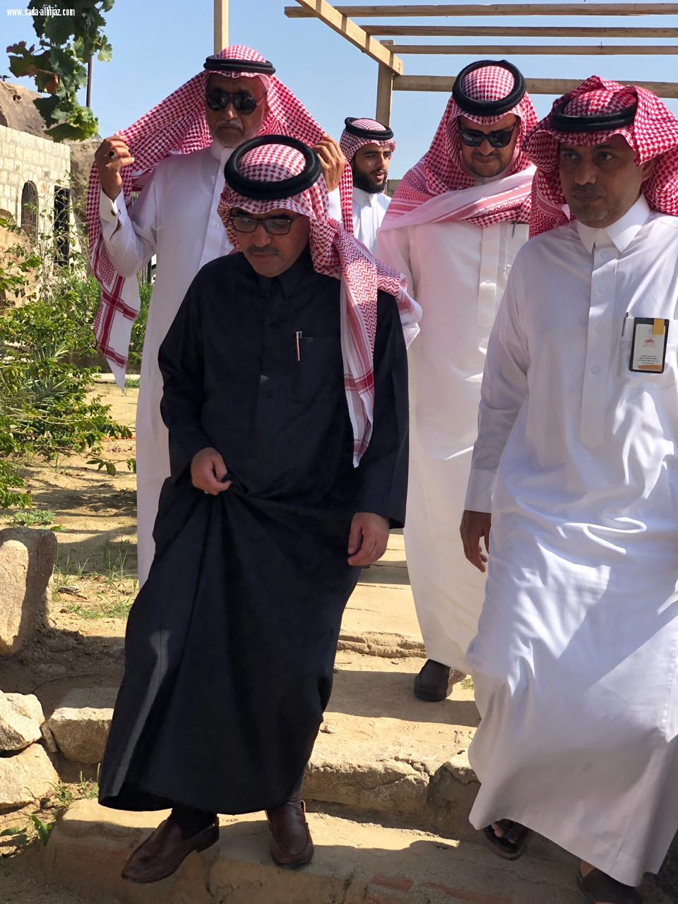 رئيس المنظمة العربية للسياحة يزور كهوف شذا وذي عين  التراثية