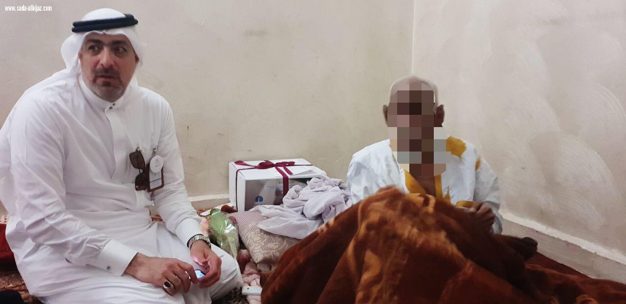 قسم الرعاية المنزلية بمستشفى الملك فهد بالمدينة يعايد المرضى في منازلهم .