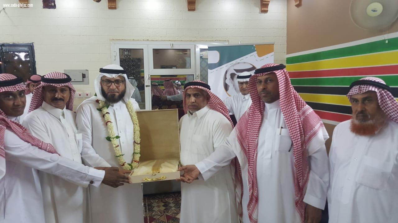 أعضاء ولاعبي فريق نصر الطوال القدامى يكرمون سعادة العميد ابراهيم محيا بمناسبة تقاعده