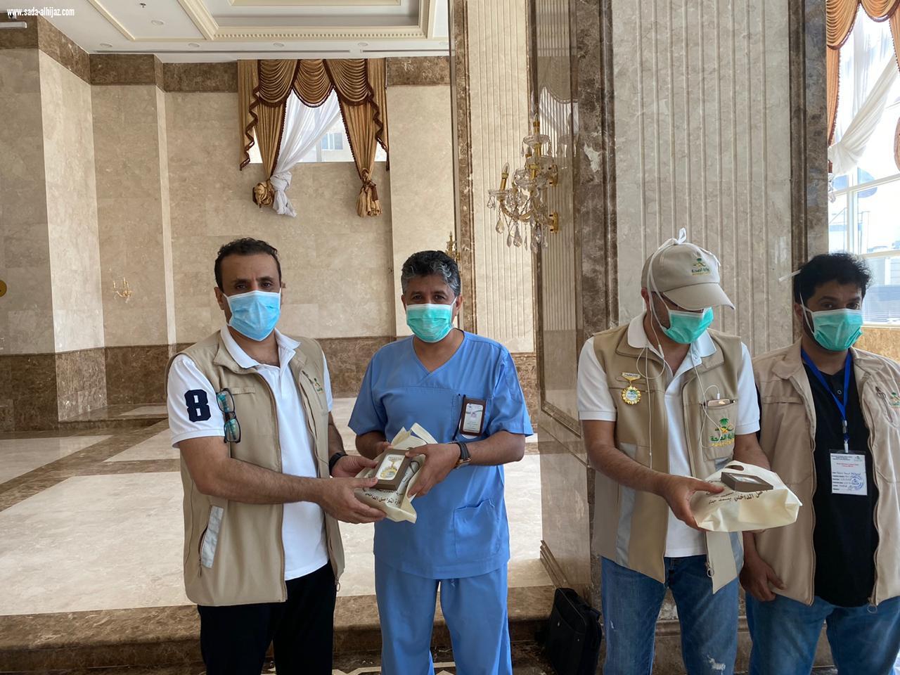 مديرصحة جدة يتفقد سير العمل بمراكز الضافه الصحيةويكرمالعاملين بها مثمناً الجهود التى يقدمونها للضيوف