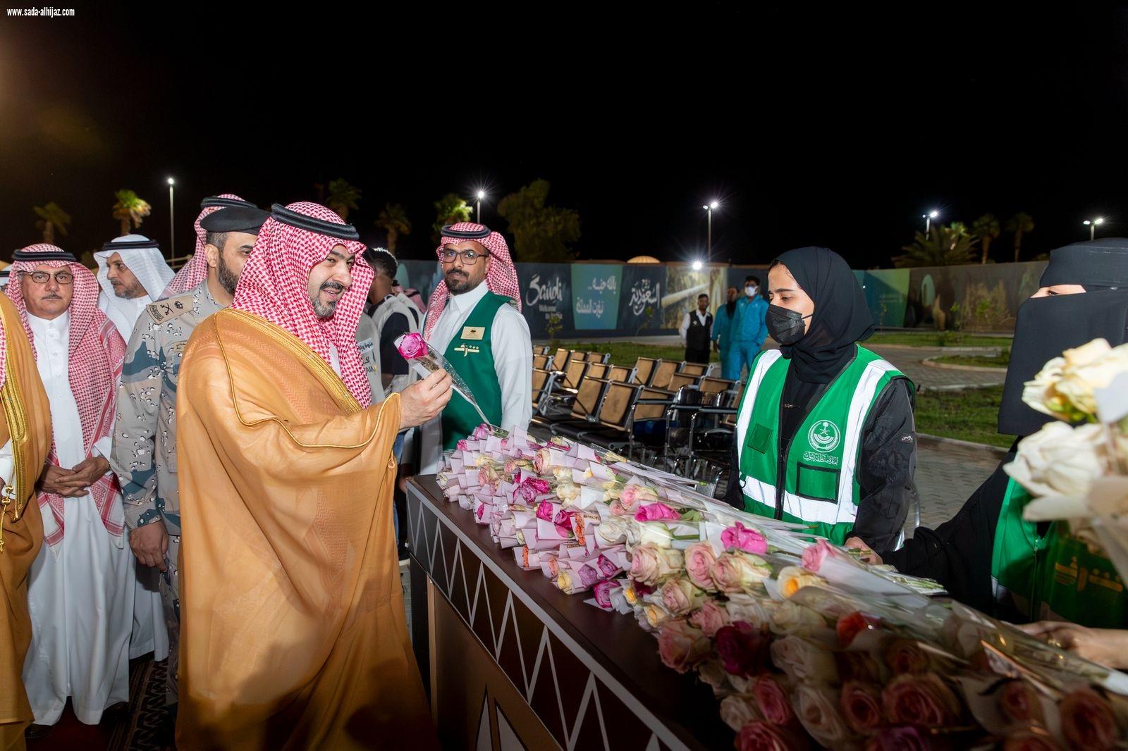 نائب أمير تبوك يقف على الجهود المبذولة لخدمة ضيوف الرحمن بمنفذ حالة عمار 