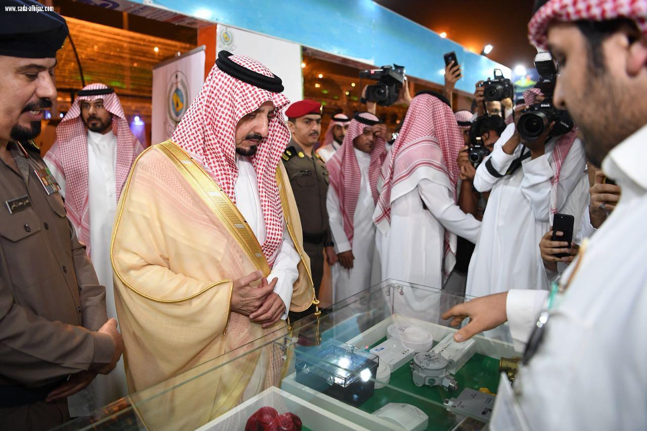 أمير عسير يدشن كرنفال خميس مشيط الضوئي 