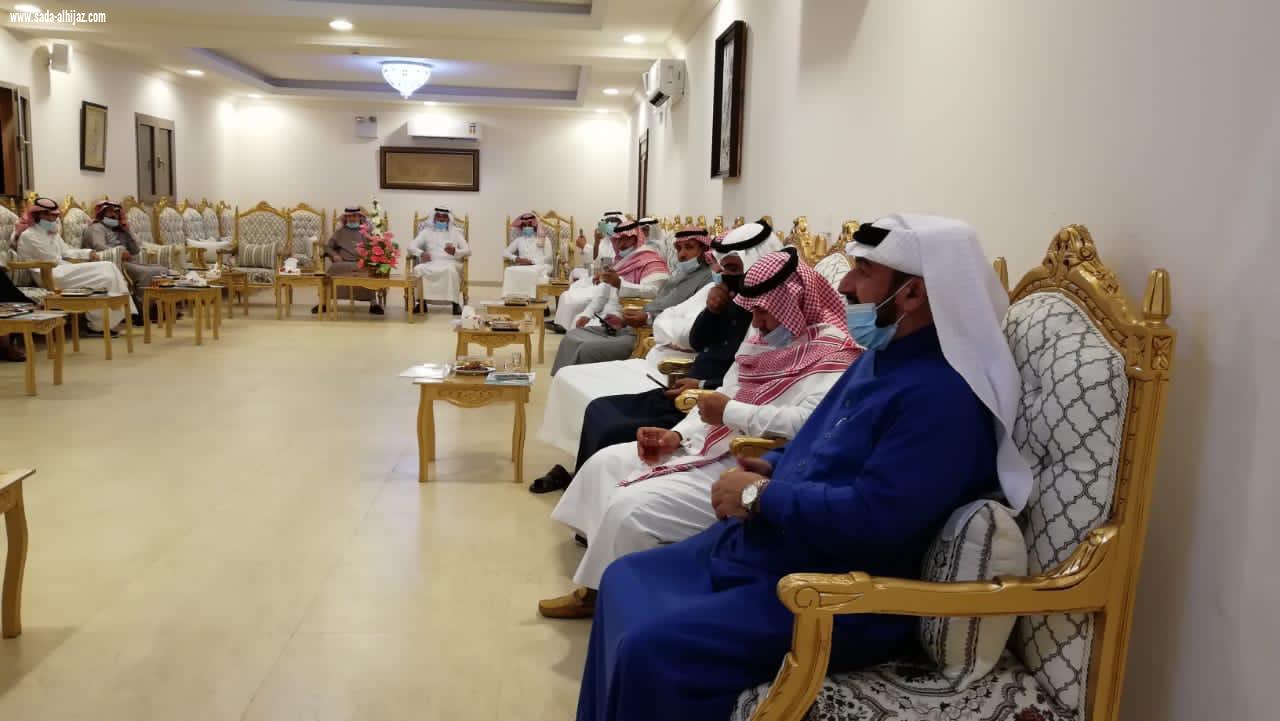 ربيع الباحة يجمع إعلاميي ومثقفي الباحة في ناديهم الأدبي 