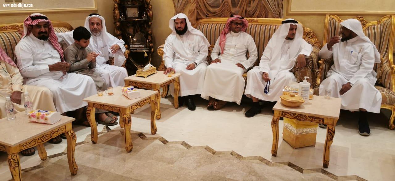 شيخ شمل آل عيسى بني حمد وشيخ الطواهرة آل ناشب يقيمون مأدبة عشاء بمناسبة شفاء الدكتور عبدالرحمن ناشب