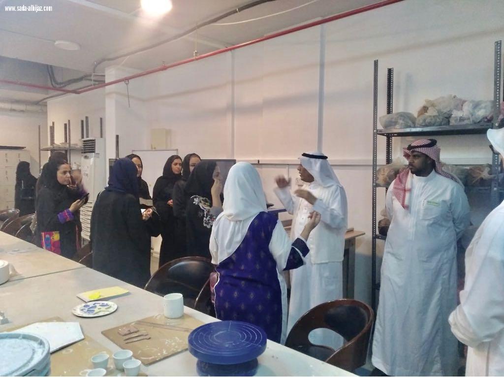 زيارة مجموعة من الحرفيين أعضاء نادي رواد الإنجاز لـ حرفية سعودية