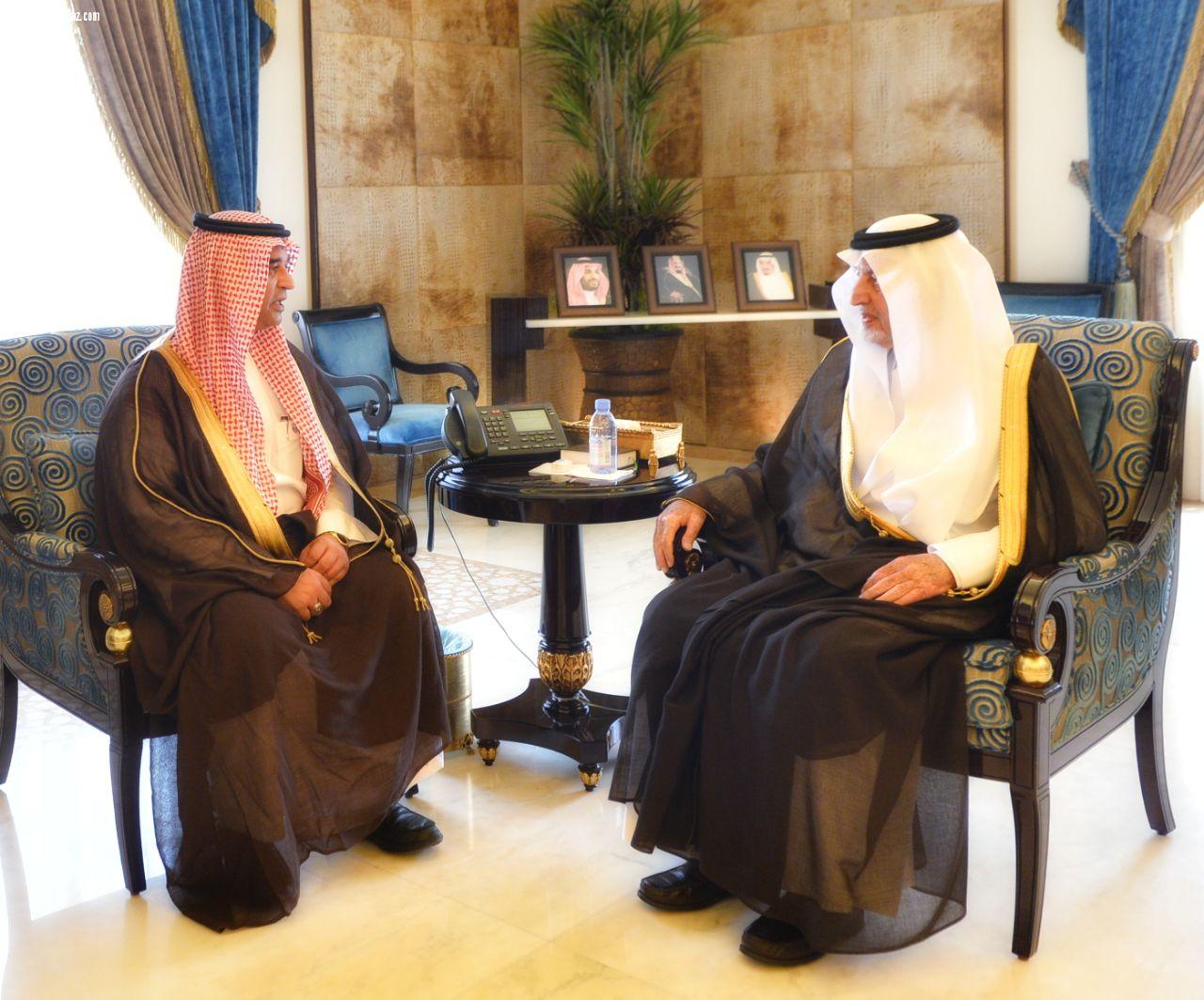 نائب أمير منطقة مكة المكرمة يعتمد الهوية الجديدة للمنتدى