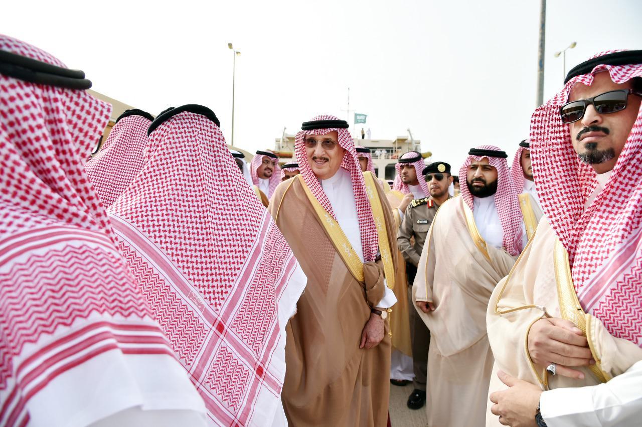 أمير منطقة جازان يلتقي مشايخ وأهالي فرسان 