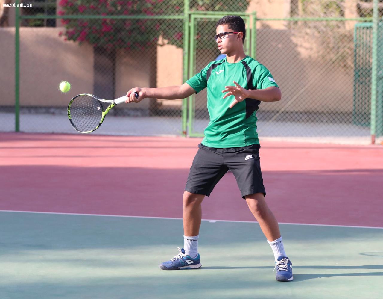 العجاجي توج الفائزين في ختام البطولة بالرياض السعودية تسيطر على ذهب آسيوية التنس 