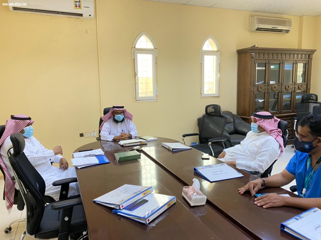 بلدي صامطة يتابع تطبيق الإجراءات الاحترازية على الباعة الجائلين