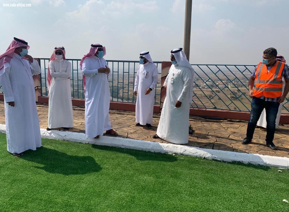 محافظ بيش يتفقد مركز الحقو والقرى التابعة له
