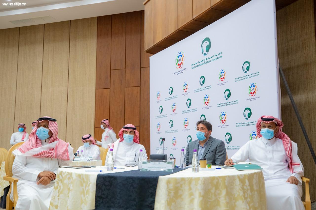 وزير الرياضة يعقد اجتماعاً مع رؤساء أندية دوري كأس الأمير محمد بن سلمان للمحترفين 