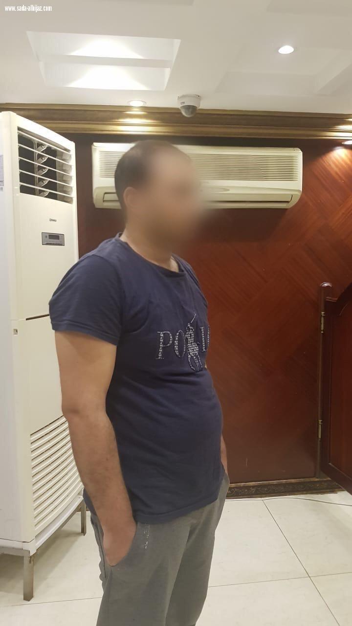 العمل والتنمية الاجتماعية تضبط وافداً  في جدة ظهر في مقطع فيديو مسيء وتستدعي صاحب المنشأة