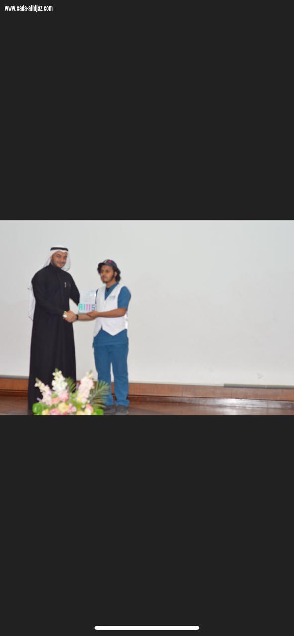 فريق نادي العلوم الطبية التطبيقية ينفذ فعالية علمية بعنوان (صناعة باحث)