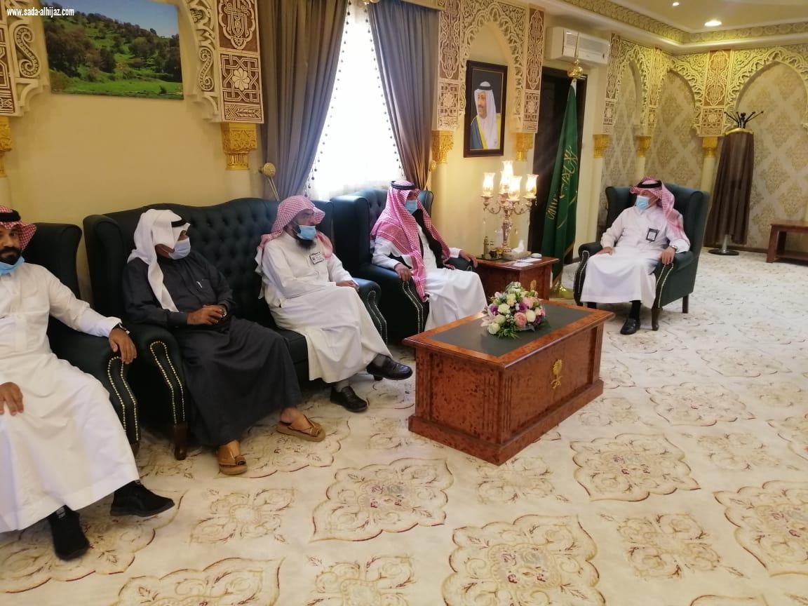 محافظ المندق يشيد بالدعم السخي من خادم الحرمين  الشريفين وسمو ولي عهدة لجمعيات البر الخيرية 