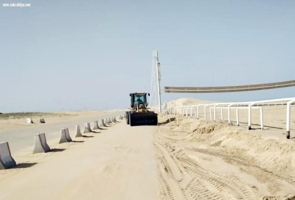 بلدية النعيرية تواصل جهودها بميدان الملك فهد لسباقات الهجن استعداداً لإقامة عدد من السباقات الليلية بالميدان خلال شهر رمضان المبارك 