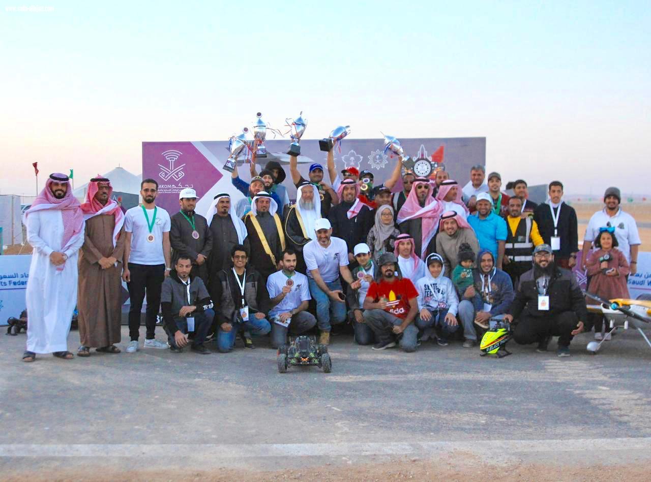 رئيس الآتحاد السعودي للرياضيات  الاسلكية يتوج الفائزين في بطولة شقراء