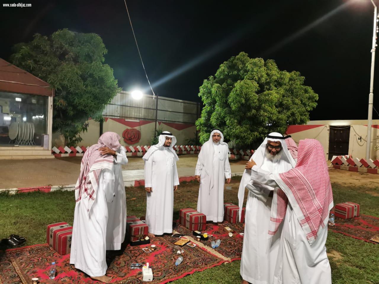 تنمية محافظة الطوال  تقيم حفل معايدة لخريجي المعهد العلمي للعام ١٣٩٤/ ١٣٩٥ للهجرة