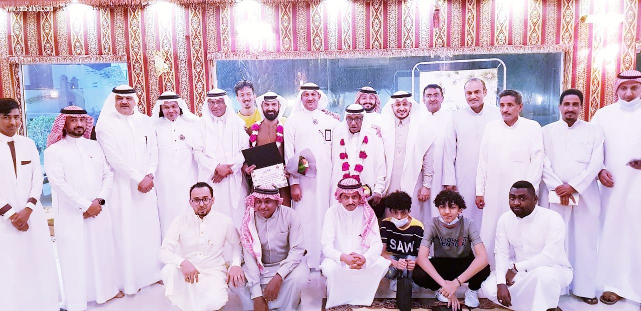 إحتفاء صالون الفن والأدب بجازان بعضوين من أعضائه بعد خروجهما من المستشفى